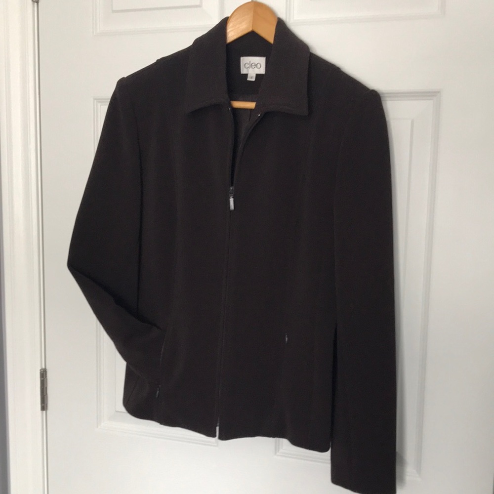 Cleo Brown Blazer; Zipper closure; 2 zipper pockets; Size 6; Vintage